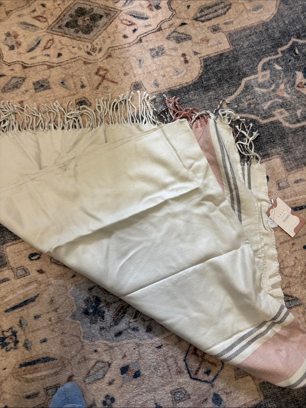 NWT gorgeous  Lightweight shall. 100% Viscose